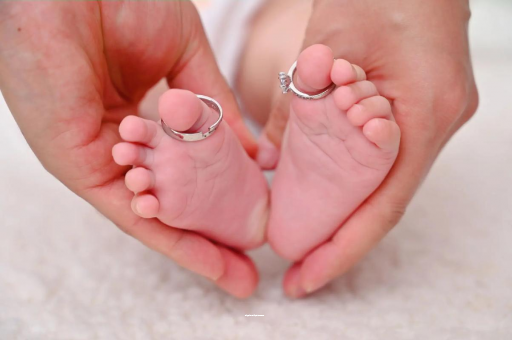 借卵生子机构孕妇两个月肚子疼